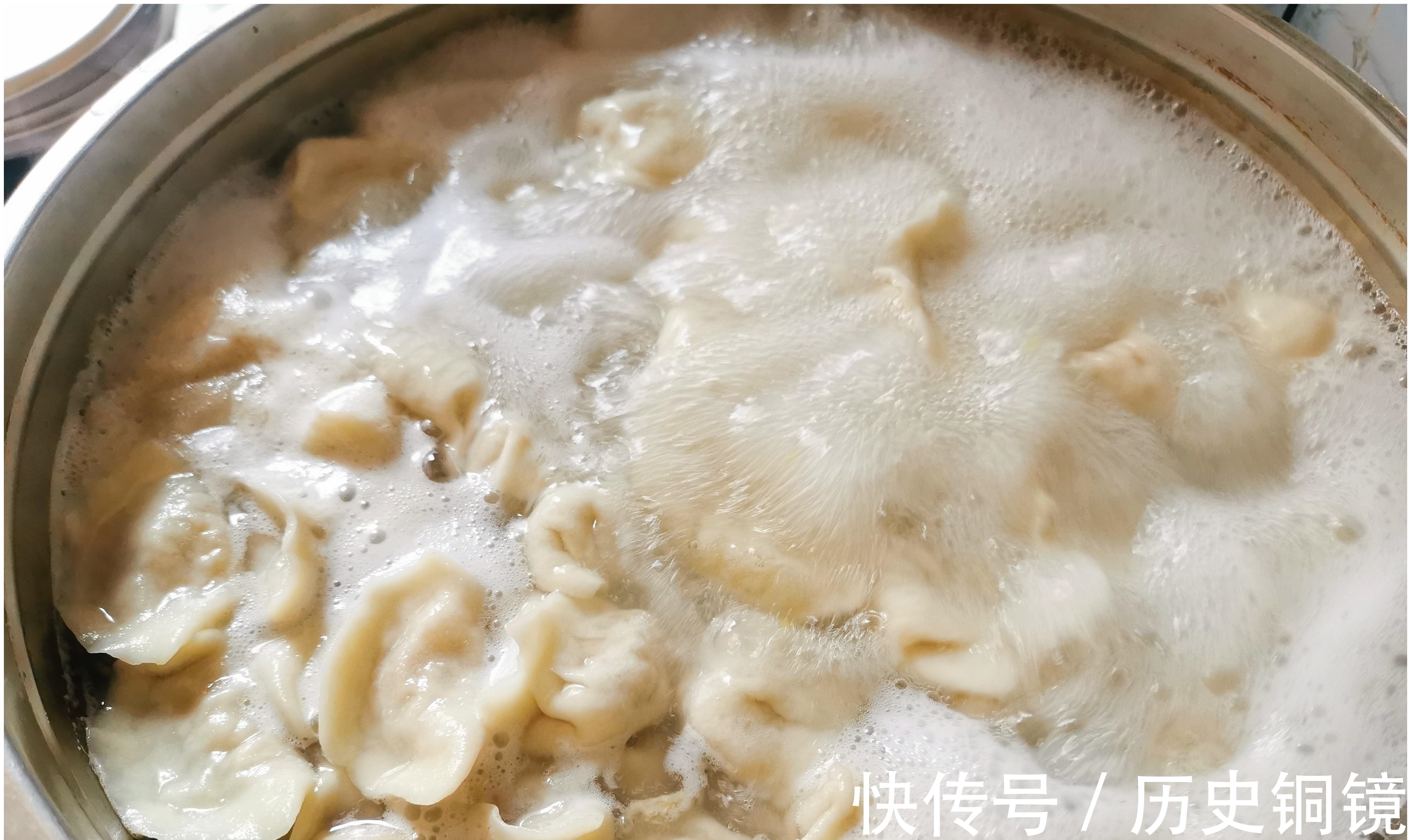 包饺子|夏天,丝瓜黄瓜靠边站,用它包饺子真好吃,营养美味,天天吃不腻