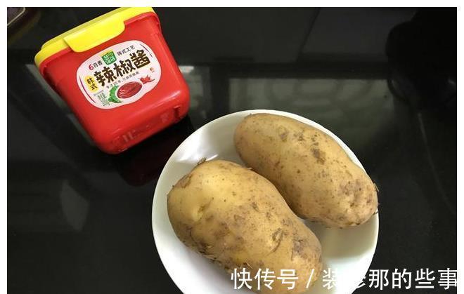 辣椒酱|土豆不煎不炸，加料一拌，香辣开胃，解馋又顶饱，夏天吃太过瘾了