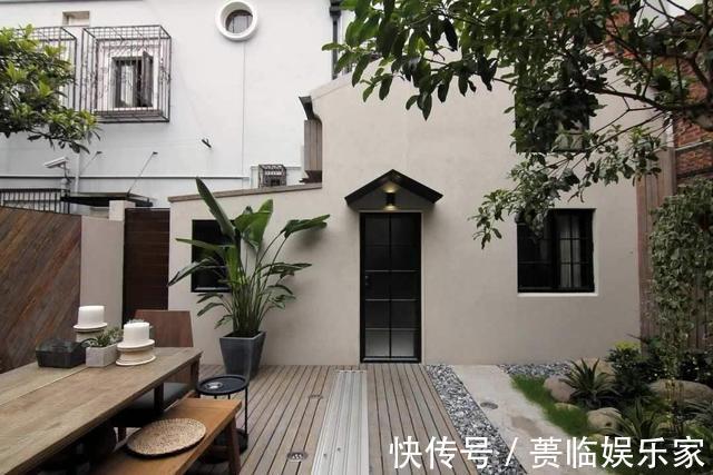 酒瓶|旧酒瓶别卖了,反正不值钱!师傅这样一改铺在庭院,工钱多加500