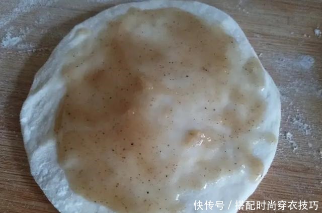 鸡蛋灌饼最简单的做法,学会这个小技巧,保证个个鼓大泡