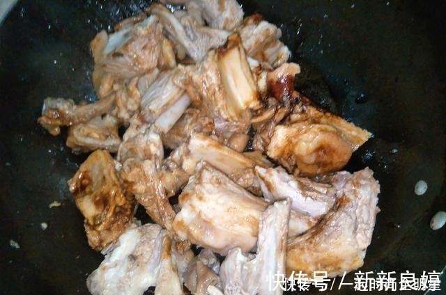 炖羊肉时,多加1个步骤,羊肉软烂入味,吃着真香