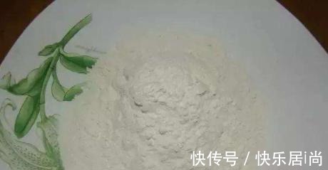 发面时,万万不能只加酵母!老师傅教我的绝招,20分钟发满盆!