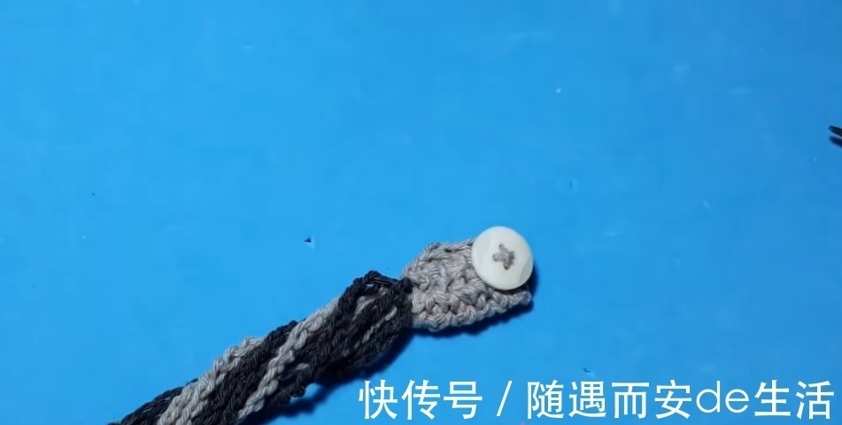 蕾丝 自制洋气颈链,一款多链式圆柱装饰颈链教程,配任何衣服都美美哒