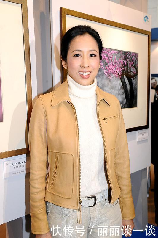 朱玲玲能够两嫁豪门,浑身高级气质少不了,穿件夹克也有阔太范