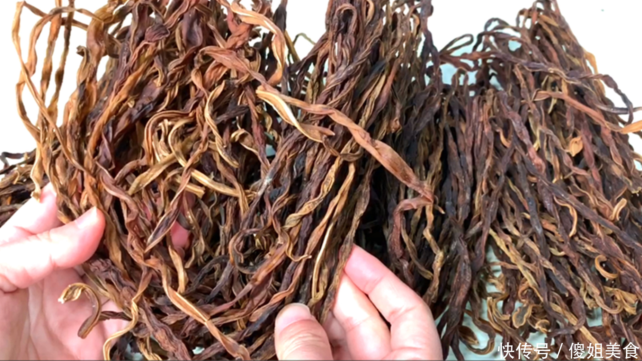 冬天|秋天碰到此菜别手软,一次买20斤,晒干囤起来,冬天一蒸比肉香