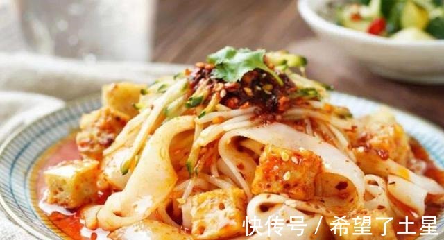 肉包子|“越吃越胖”的四种主食，凉皮上榜，榜首或许很多人天天吃！