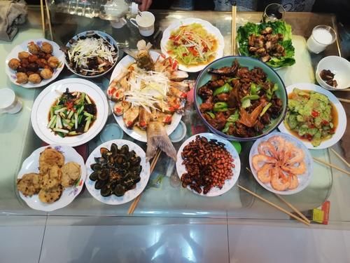 朋友圈晒的5桌年夜饭，个个丰盛，好看又好吃，最后一个太北方了