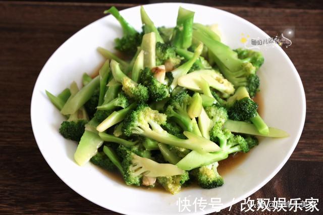 清脆|天气寒冷干燥多吃西兰花,5分钟就上桌,清脆碧绿特爽口,真棒
