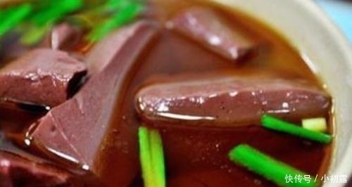 吃猪血拉出黑便, 是在排毒吗 专家终于说实话了, 早知早健康!