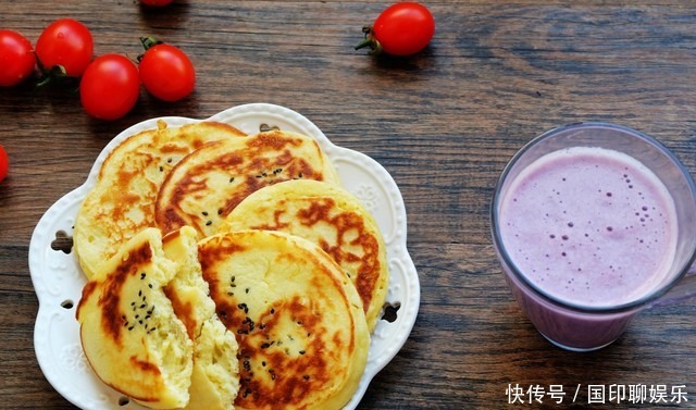 玉米面饼简单又好吃,搅一搅拌一拌,3分钟煎一锅,香软营养好