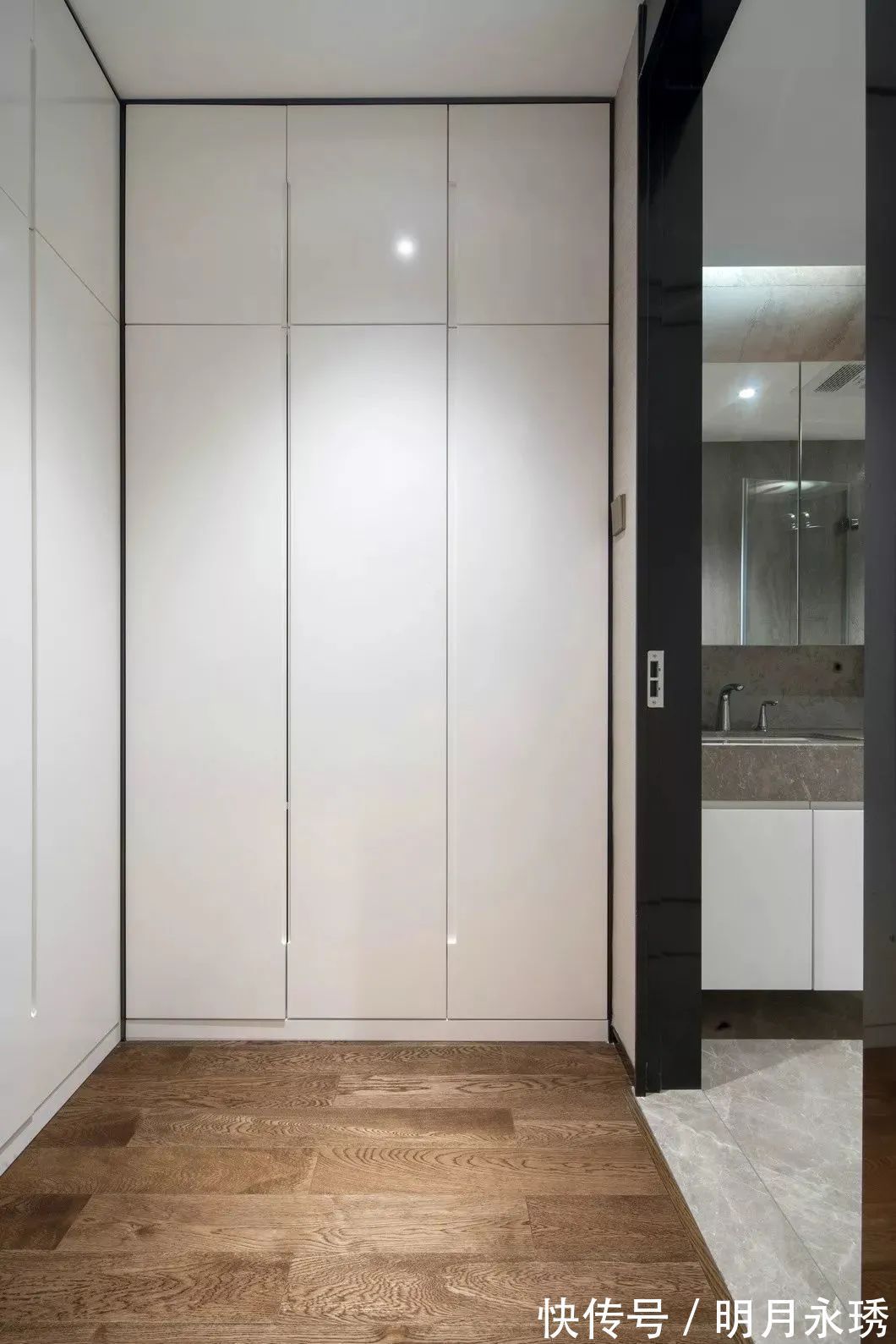 装饰画|246㎡现代大平层，简约大方的空间，时尚优雅的布置，高级档次