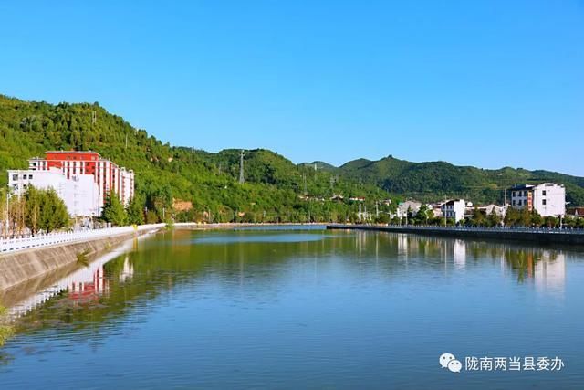 麦花香|初夏两当美如画，半城山水一城绿