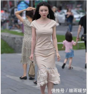 连衣裙|米黄色连衣裙搭配修身圆领设计，优雅高贵，尽显温柔气质