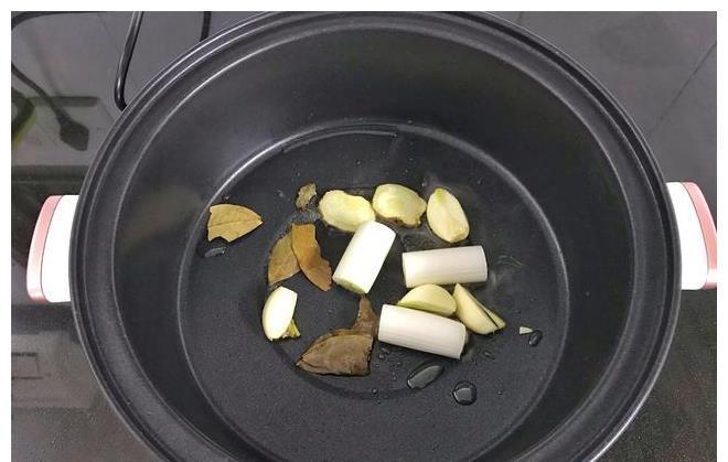 羊肉锅|入冬后，我家每周必吃的火锅，荤素搭配，简单易做，好吃又实惠
