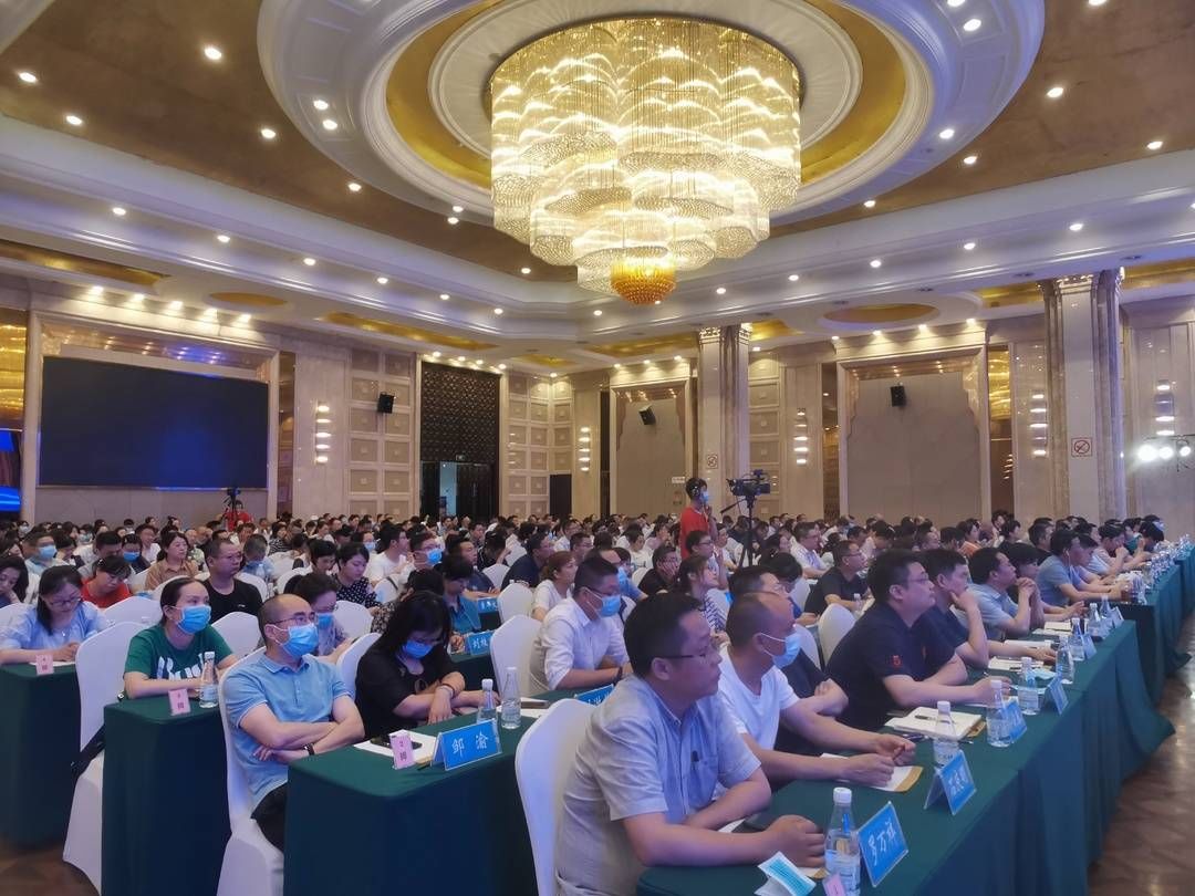 封面新闻|推动健康达州建设 重庆医疗专家到达州传经送宝
