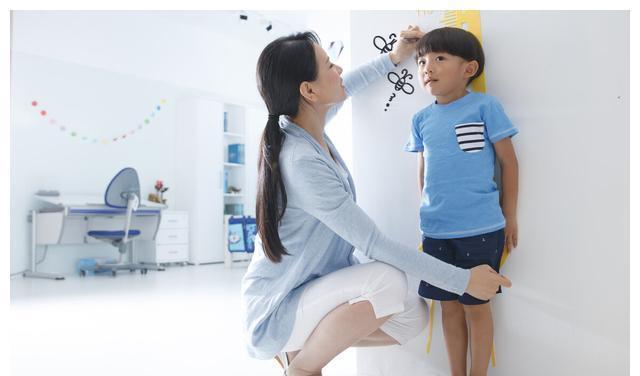 营养均衡|对照一下您家孩子的身高达标了么,秋季这样做孩子长高不是梦