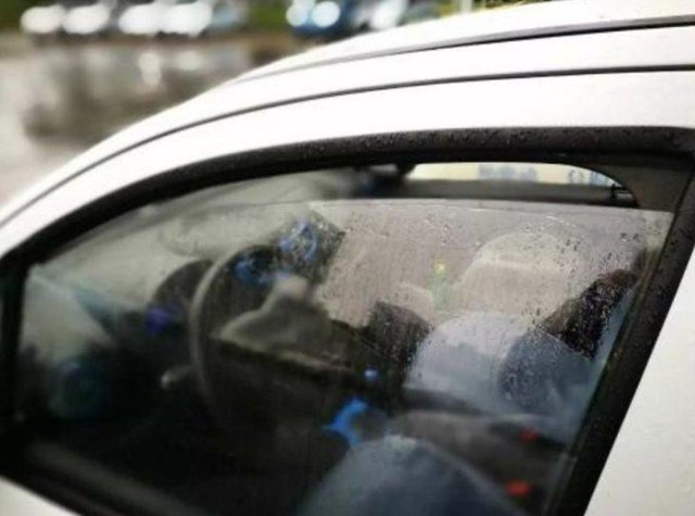 车玻璃有雾气怎么处理？教你4点，遇到雾气不用再犯愁