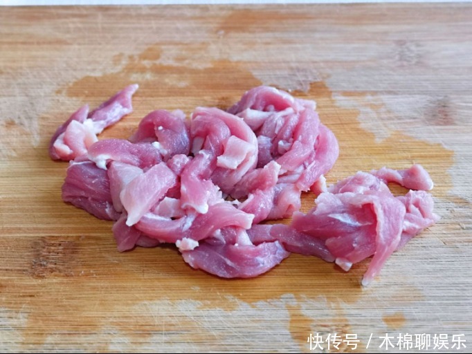 入适量|炖出来的酸菜只酸不香那是少了它,酸香可口,菜美汤鲜