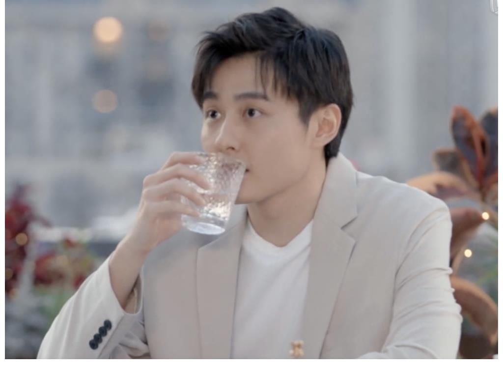 马子佳|《心动的信号4》女三裙子太短疑走光,男三脱鞋后不洗手就做饭?