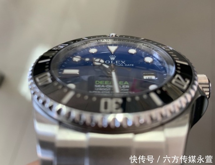 劳力士|健身男独爱沛纳海和劳力士,解毒劳力士渐变鬼王潜水表