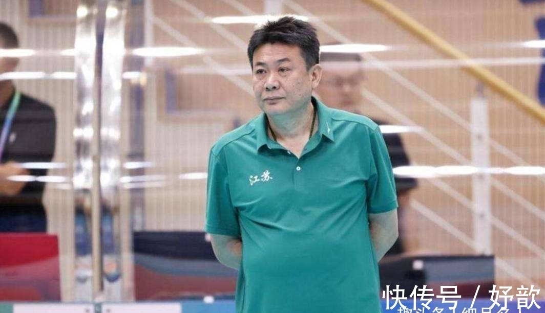 安家杰|中国女排新任主帅蔡斌:欠家庭太多,谈及妻儿有泪水