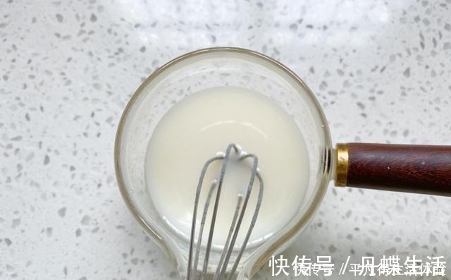 糯米粉别只会包汤圆了，用来做粑粑糕，软糯筋道比蛋糕还香