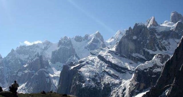 牧民|我国第一神山昆仑山，为何常年有部队驻守？只因37年前的大发现