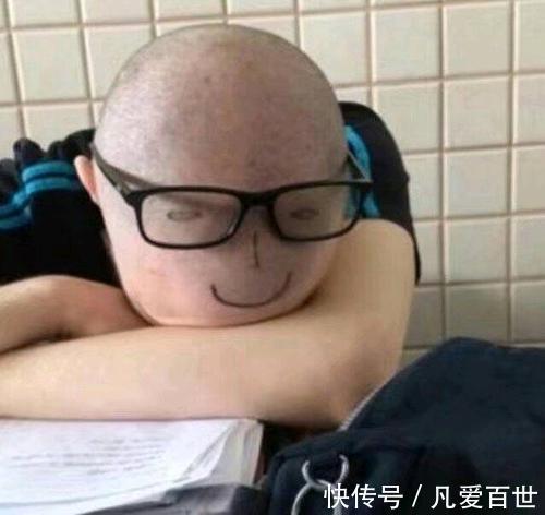 |搞笑笑话,动图:大哥是从阿三那边进修了吧!