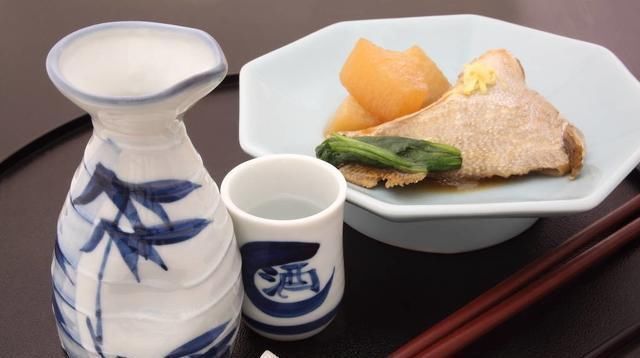 酱香|白酒香型哪种最好反正茅台的酱香都抵不过它,入口生津余味无穷