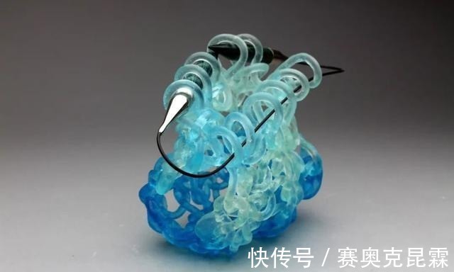 色彩#她是用玻璃雕塑“织毛衣”的第一人,这质感极其逼真!手太牛逼了