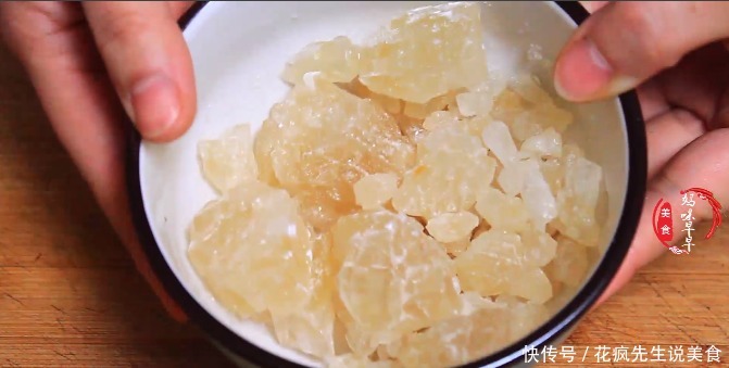 这才是糖醋排骨最香的做法,学会这招,肉嫩不柴,香而不腻,解馋