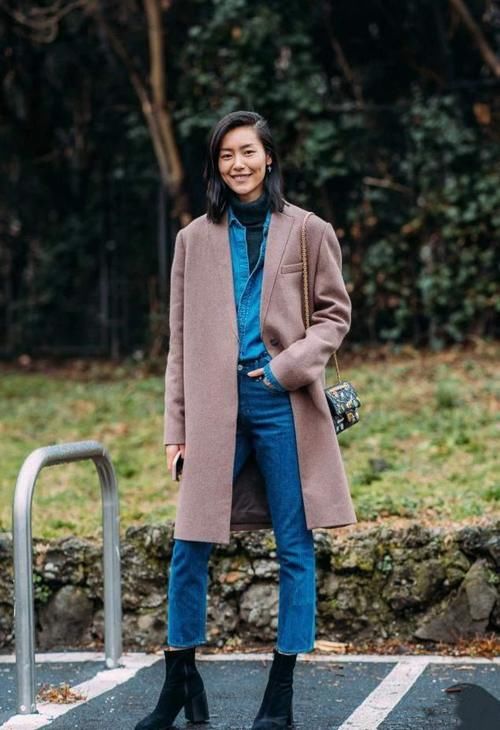 真正高级的女人，秋冬从来不穿这4种“衣服”，廉价低级还掉价