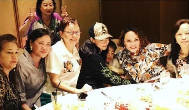 大区别|同学聚会,早生孩子与晚生孩子的差别一目了然,全写在脸上