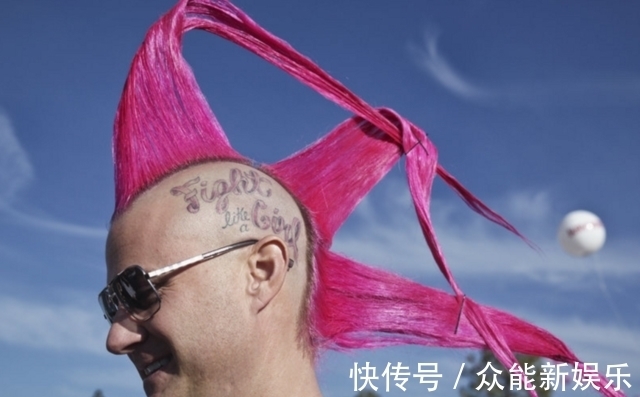 四胞胎|拿头发搞事情！围观全球夏日雷人发型。
