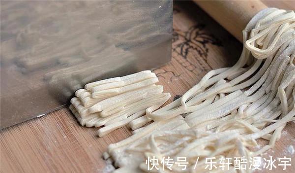 筋道|为什么自家做的面条，总感觉没有面馆的好吃，总差那么一点味道