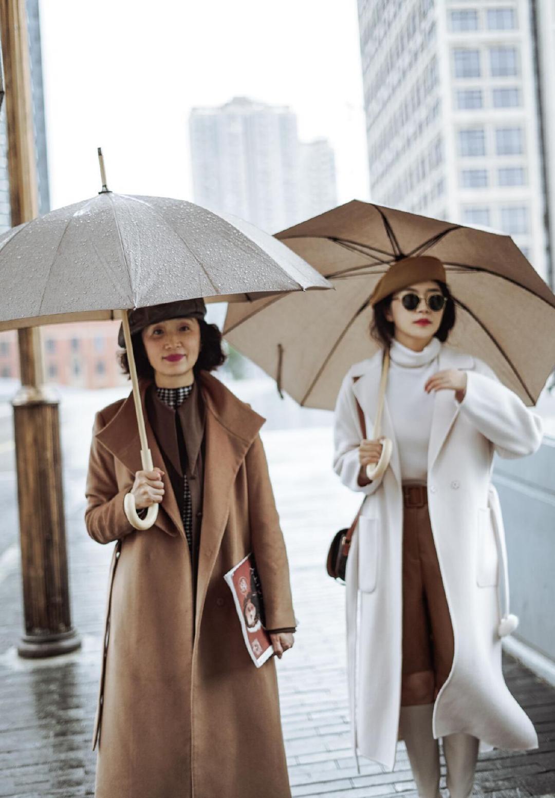 三木和57岁老妈比美!掌握2大穿搭准则,轻松凹出冬季造型