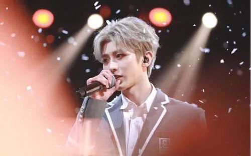 一问一答：蔡徐坤营业少？肖战奶新人？李易峰朱一龙炒兄弟情？