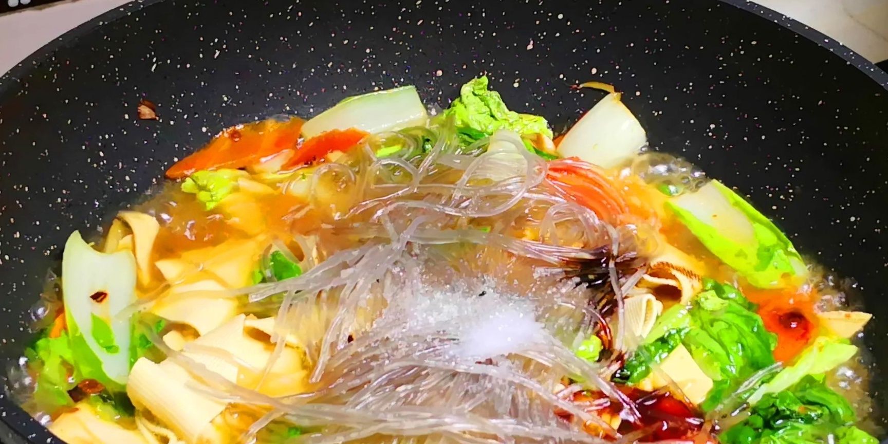 干豆腐|天一凉，就馋这道炖菜，6块钱做一锅，又香又解馋，上桌汁都不剩