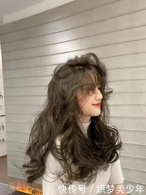 羊毛卷|不要再留黑长直了,羊毛卷时髦,空气刘海温柔,锁骨发俏皮