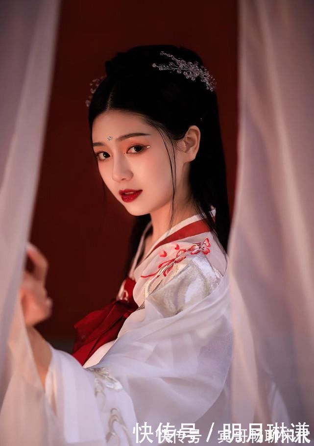 |那些令汉服小姐姐崩溃的瞬间,既搞笑又尴尬,希望你没遇到过