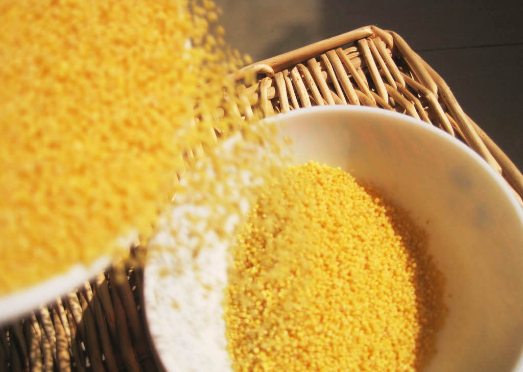 中毒|喜欢喝小米粥的请注意小米粥虽好,却不能和它一起吃,会中毒!