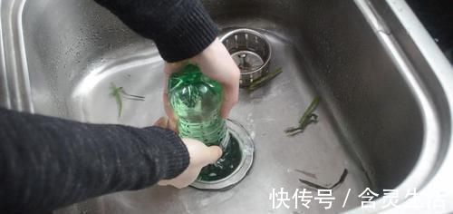 洗碗池|今天才知道，洗碗池上放个塑料瓶，有一个隐藏实用功能，太实用了