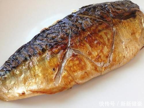 不粘|煎鱼时,只放油是不对的,多加这样“东西”,鱼皮完整还不粘锅