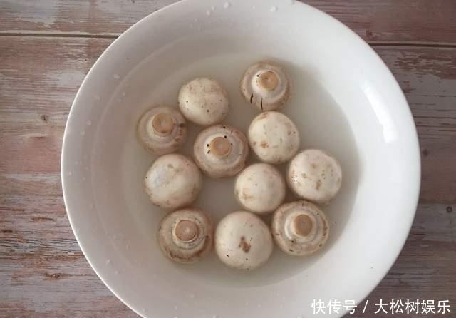 肉饼|口蘑小肉饼,改变一下蘑菇和肉的做法,口感果然不一样