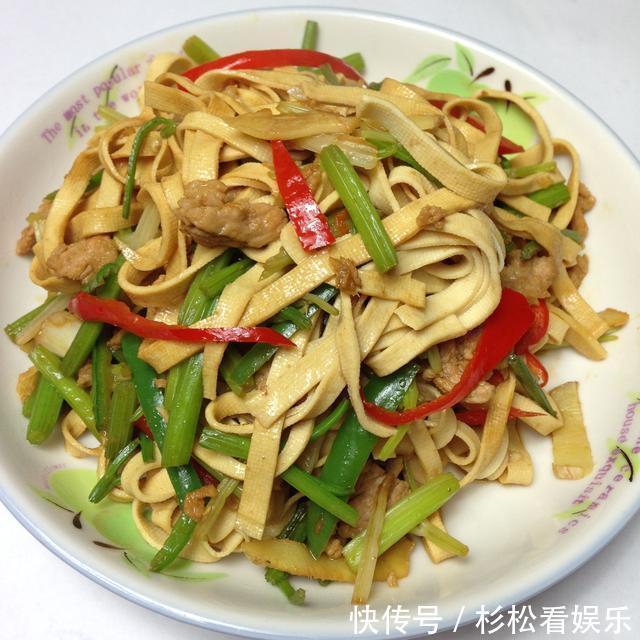 10分钟快手家常菜之芹菜炒千张,小孩子爱吃您还能不会吗