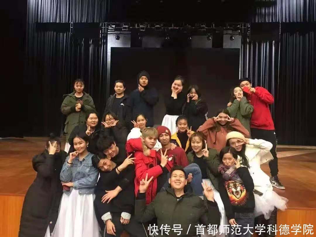 爆玉米花|2017级2班毕业大戏《爆玉米花》演出圆满成功!