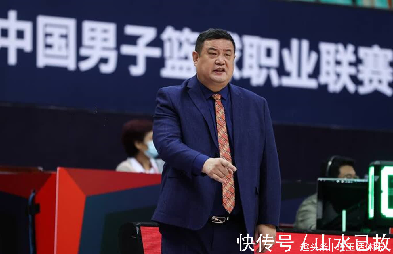 季后赛|徐长锁再遭重创!名记证实突发意外,山东男篮冲击季后赛遭遇阻碍