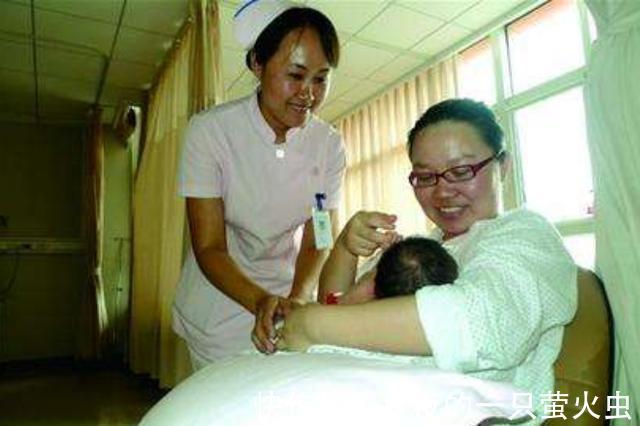 小李|同一天出生的俩孩子,一个喝奶粉,一个喂母乳,3个月的差距明显