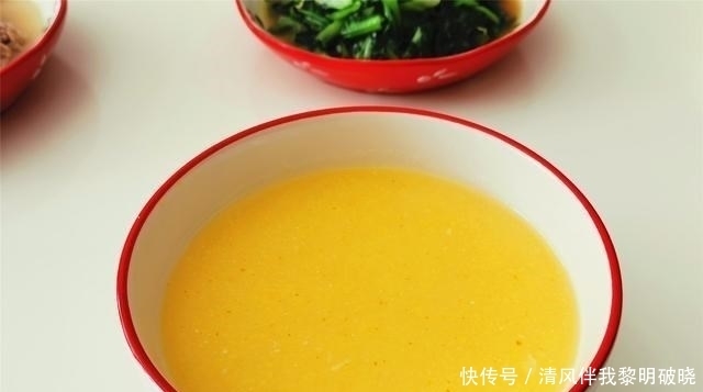 晒晒夫妻俩午餐,周末一起动手做4菜1汤,网友:家常味道真香