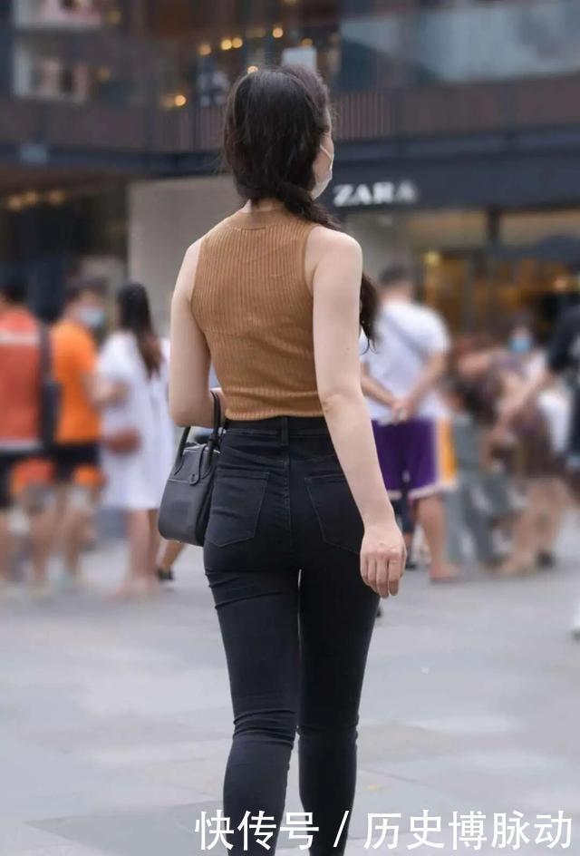 针织衫|潮流个性的打底裤穿搭彰显一丝活力,轻盈舒适又优雅,充满童趣